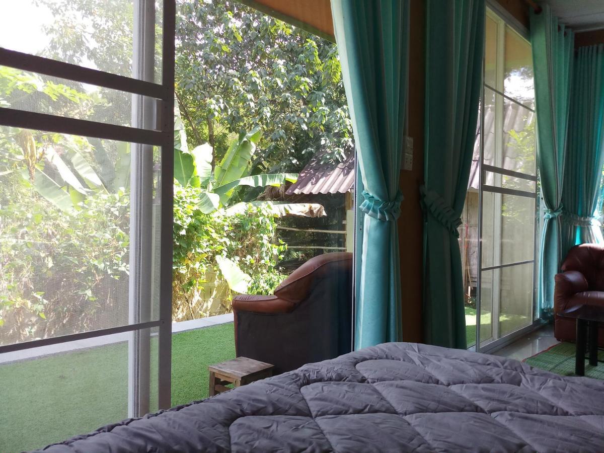 Hill Tribe Art House Apartment Chiang Rai Room photo